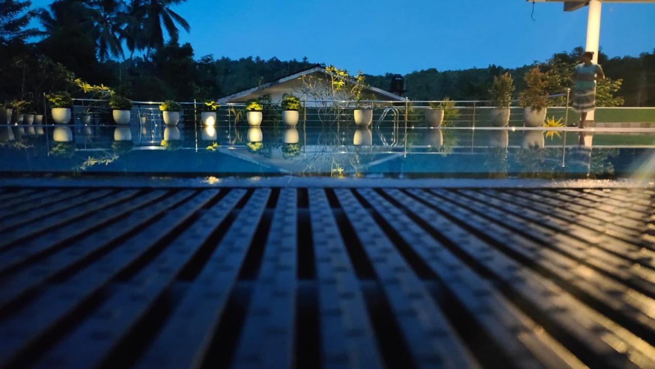 Paradise Hilltop Villa & Apartment Galle Bagian luar foto