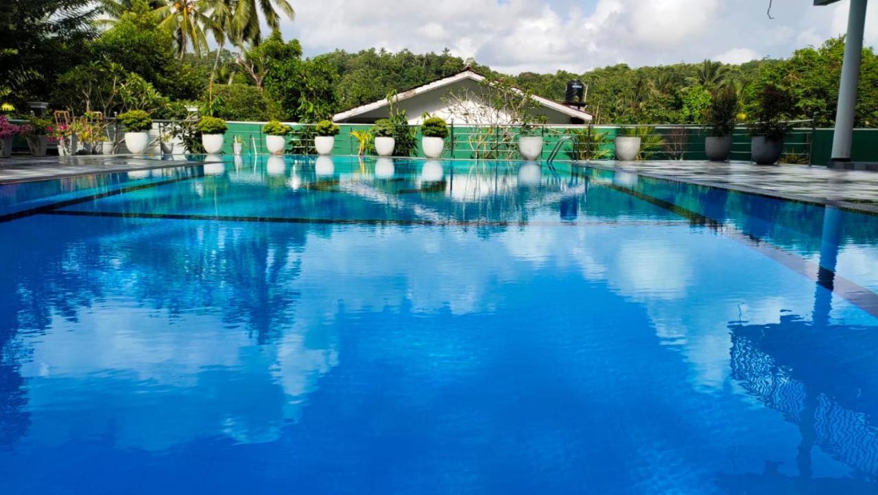 Paradise Hilltop Villa & Apartment Galle Bagian luar foto