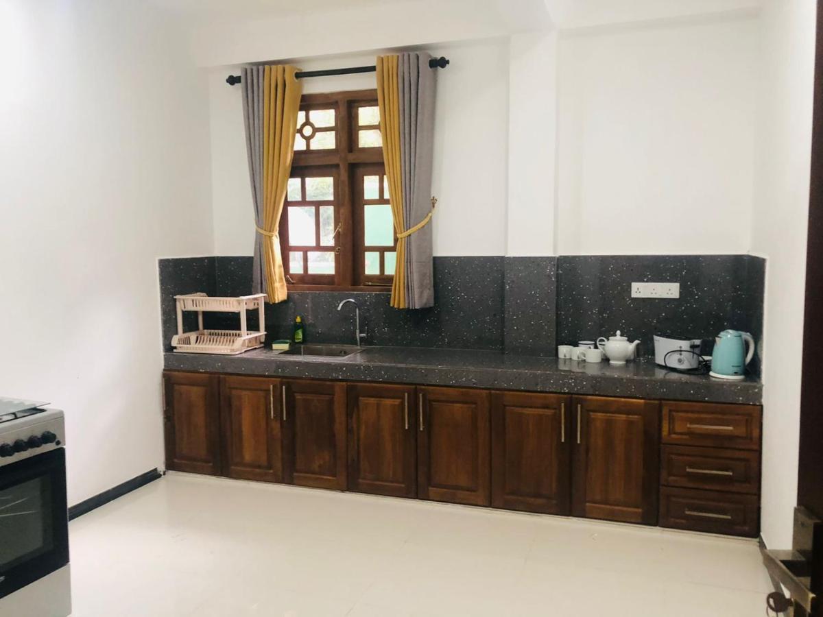 Paradise Hilltop Villa & Apartment Galle Bagian luar foto