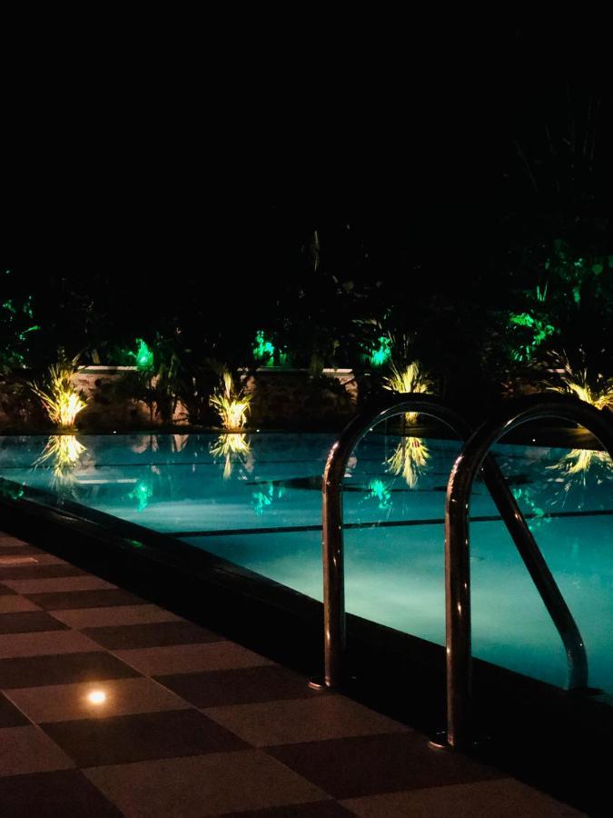 Paradise Hilltop Villa & Apartment Galle Bagian luar foto